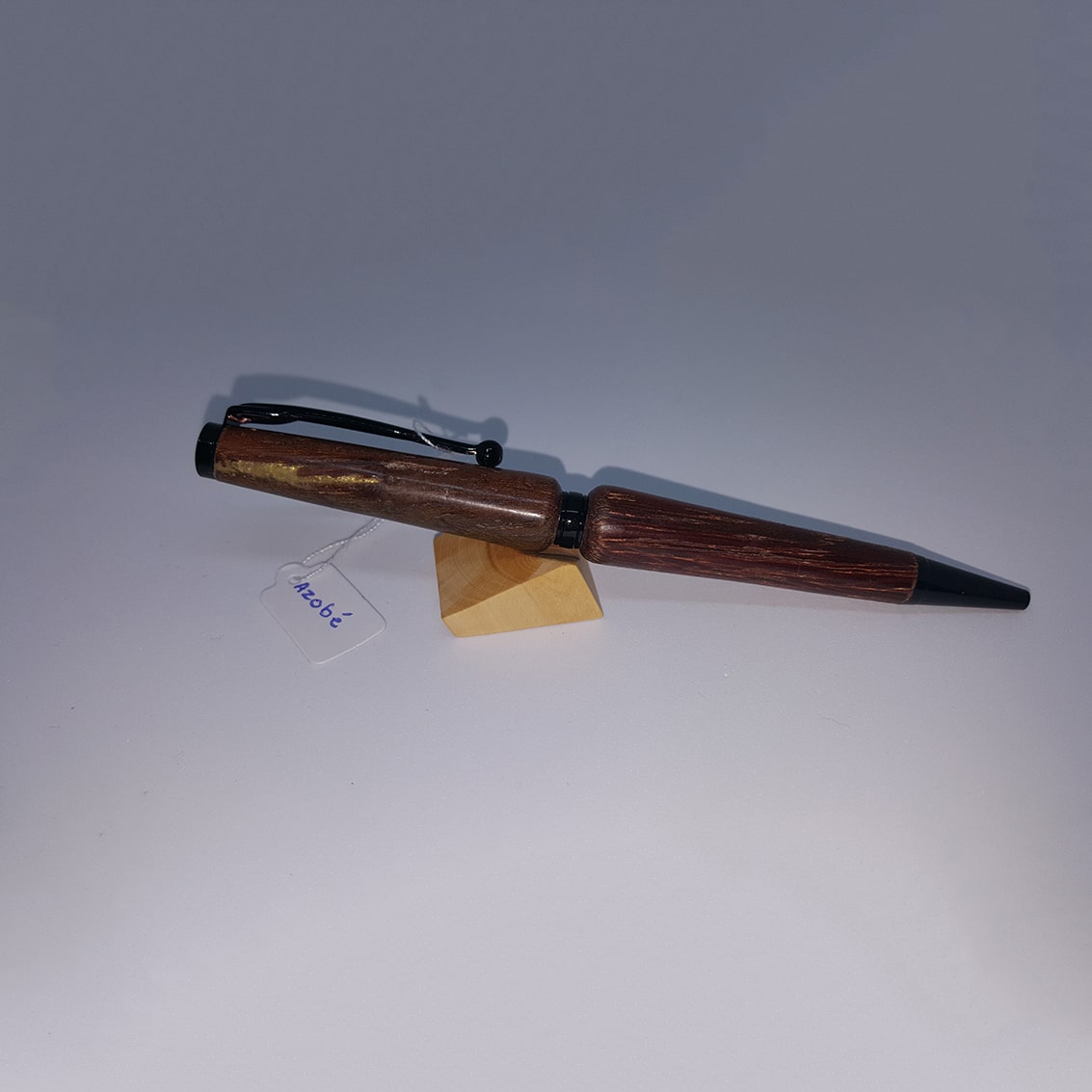 azobe-64c6b3102fc70855434305.jpg